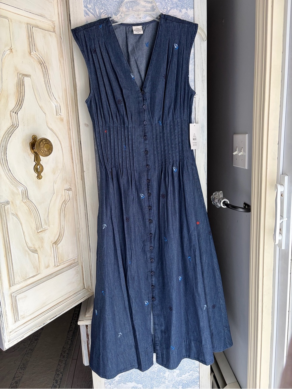 NWT Nautical embroidered Jean Sleeveless Button-Front Women’s Dress
